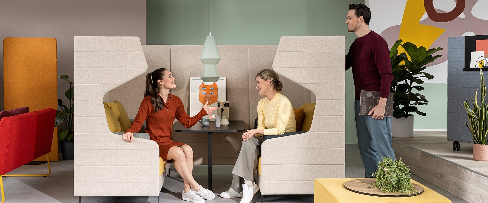 Atelier combined als U‐Konfiguration – Ihr Kommunikations‐Hotspot im Büro.  <br />
