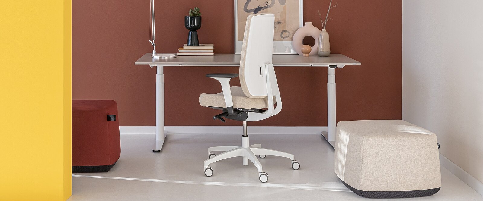 Die Allora Poufs passen auch perfekt ins Homeoffice.