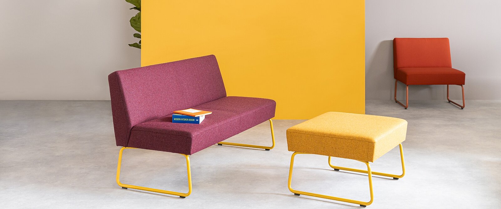 Für eine komfortable Lobby oder kurze Zwischenstopps: Reefs flex schafft eine Bühne für Gespräche und Freiraum zum Innehalten.